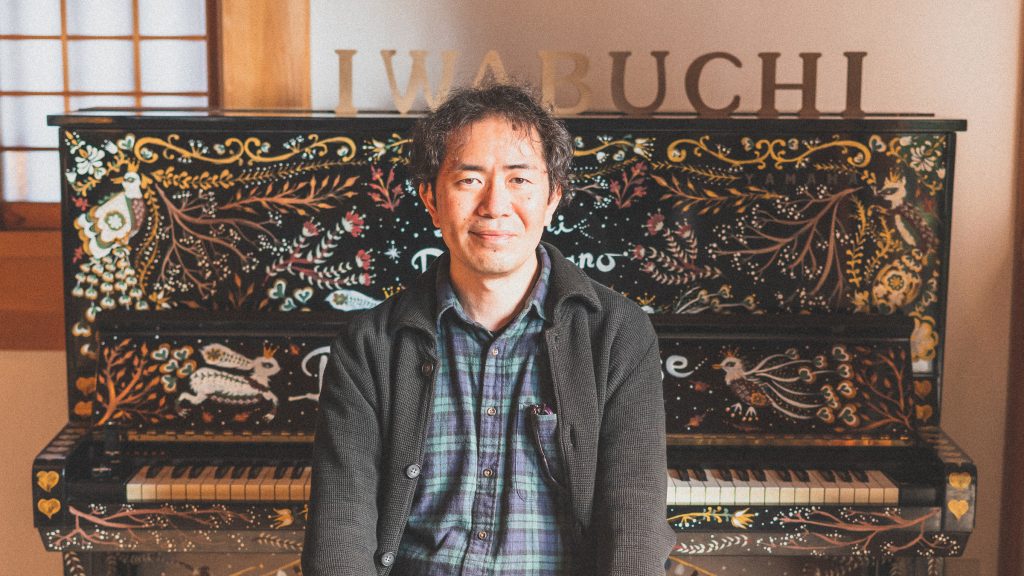 「岩淵パブリックピアノ」主催の武藤正義さん