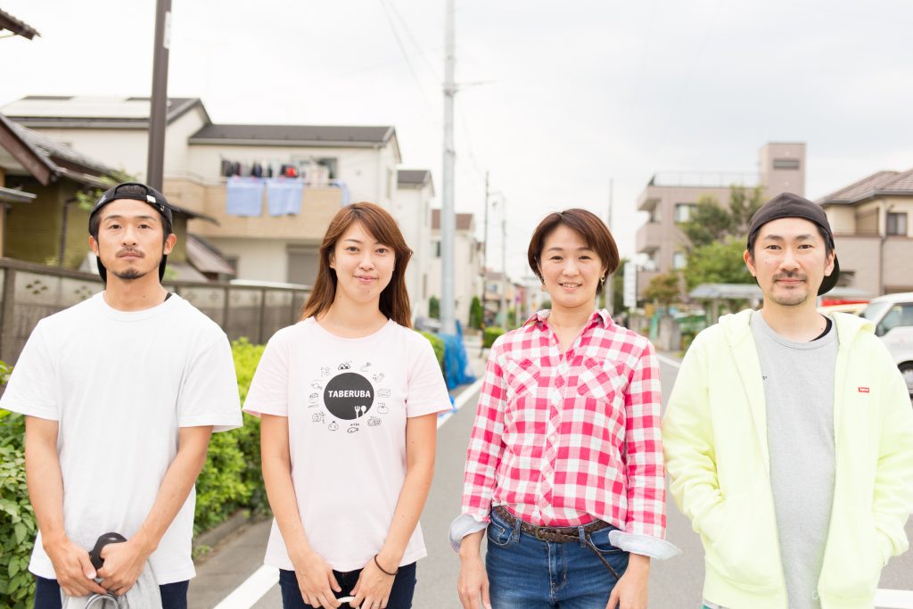 プロジェクト発足当初の事業メンバーの写真。1番左が商品プランナーの長村孝則さん、1番右が事業プランナーでこの記事の司会・編集の大島