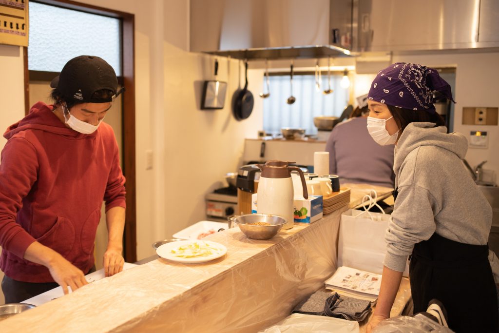 おさの作業を見守るすじこさん。この2日後に…