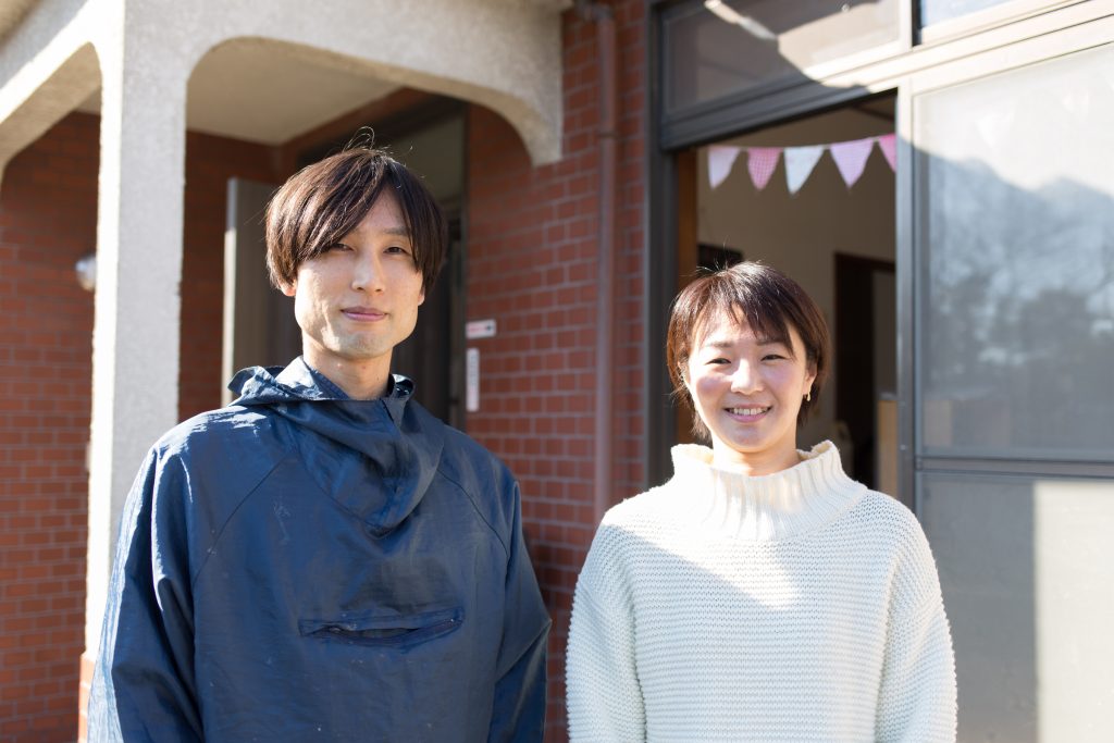 左が建築家の猪又嵩史さん、右が対談ホストの「にぎり娘」である山本亜紀子さん