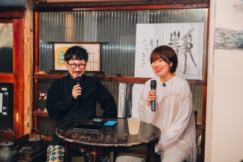 「ガチアダチ サミット」登壇者の松山さん(右)と、聞き手の大島(左)