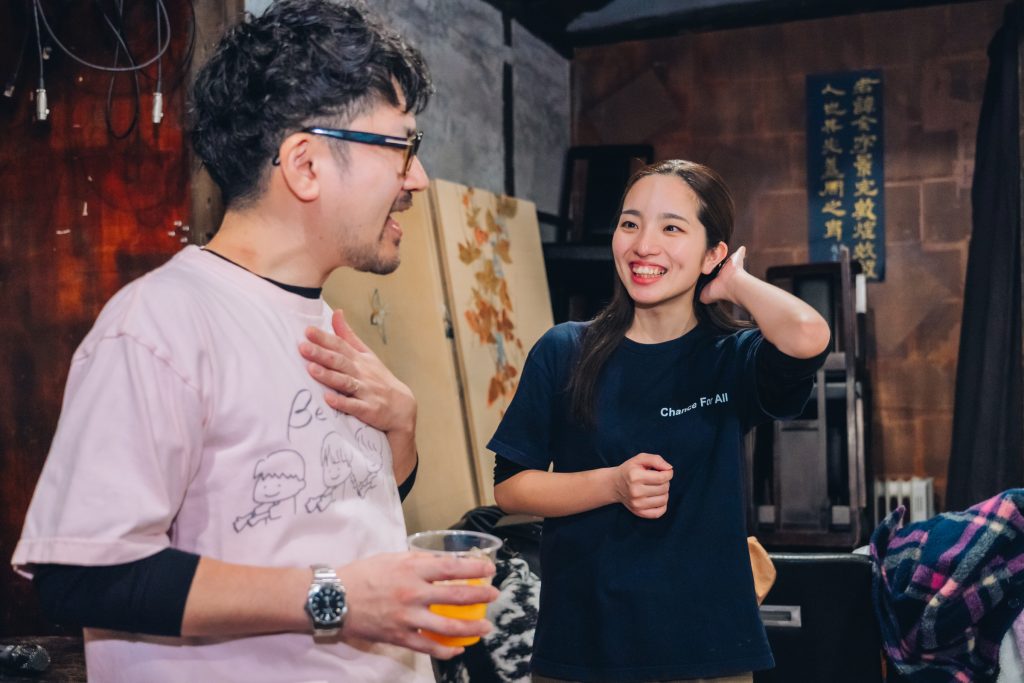 公開取材後の様子