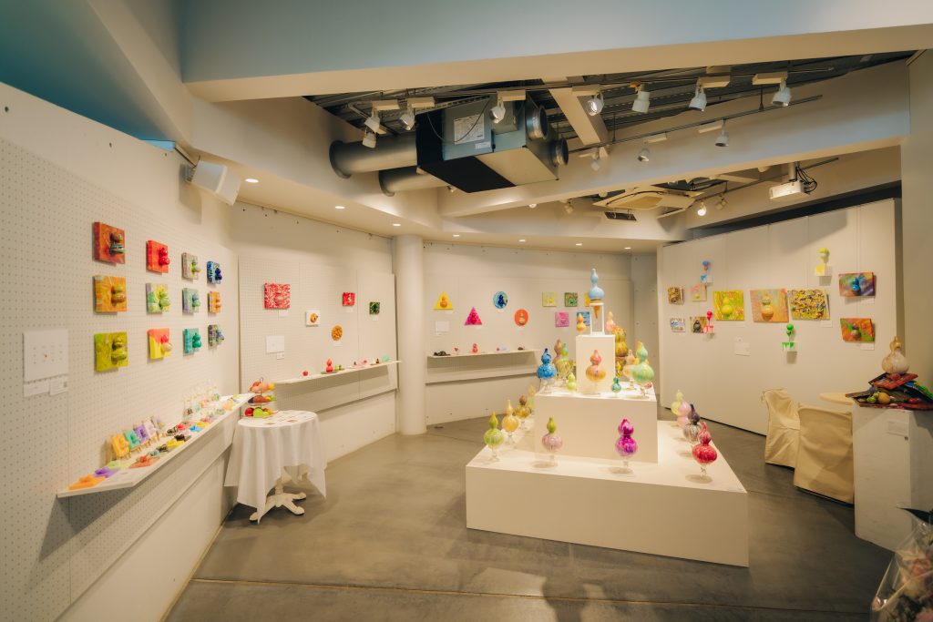 「sweets」展の様子