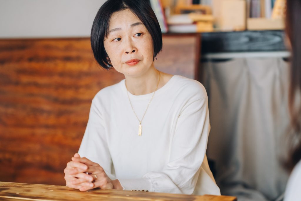 中学校では“心理的な溝”を埋める役割をしていると話す和田さん