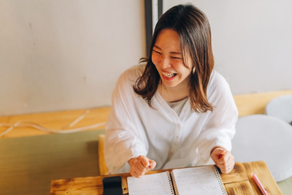 子どもたちの“変な行動”について話すしまい