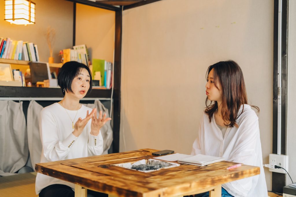 学校で子どもたちをサポートする方々について伺いました