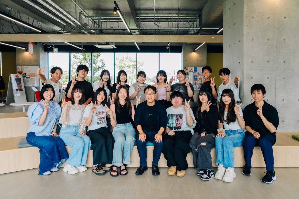 「Gachi Adachi Club」木曜スタッフの「文教大学 青木ゼミ」のメンバー
