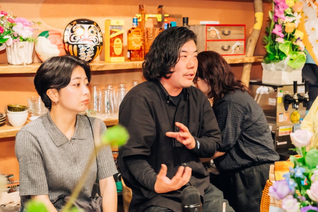 登壇時の2人