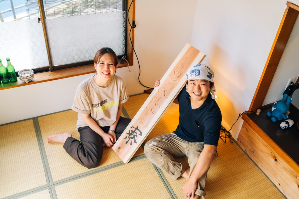 「らんたん亭」代表の中島正行さん（右）と、取材者のしまいしほみ（左）