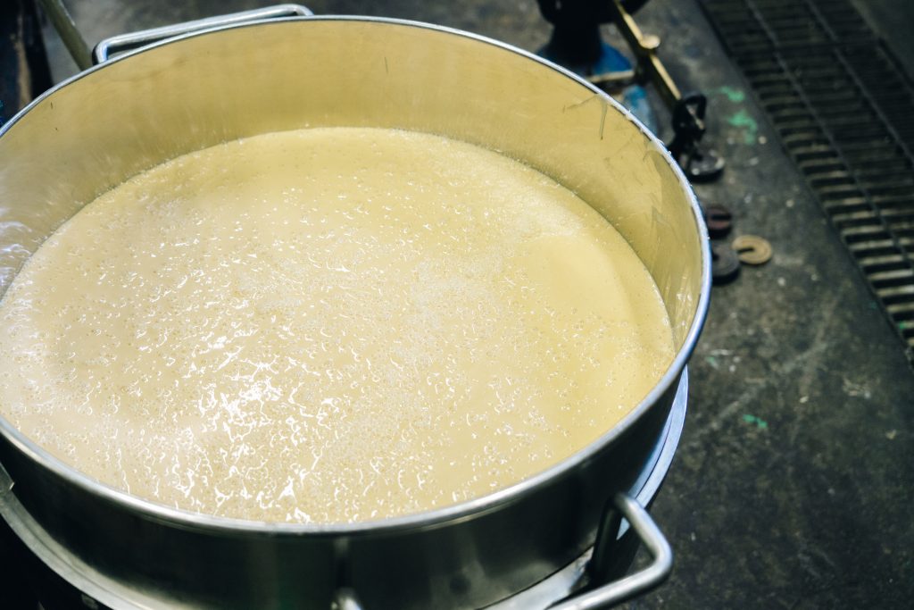 生地を製造する様子