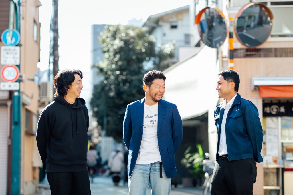 3店舗目をオープンするためのチーム。右が「和食 板垣」オーナーの近藤さん
